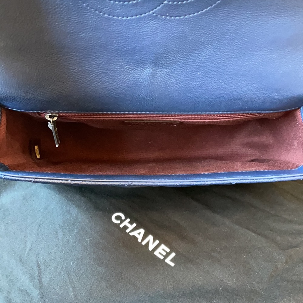 CHANEL 🔥✨Rare✨ Daily Carry Messenger Bag Quilted - Picture 10 of 17